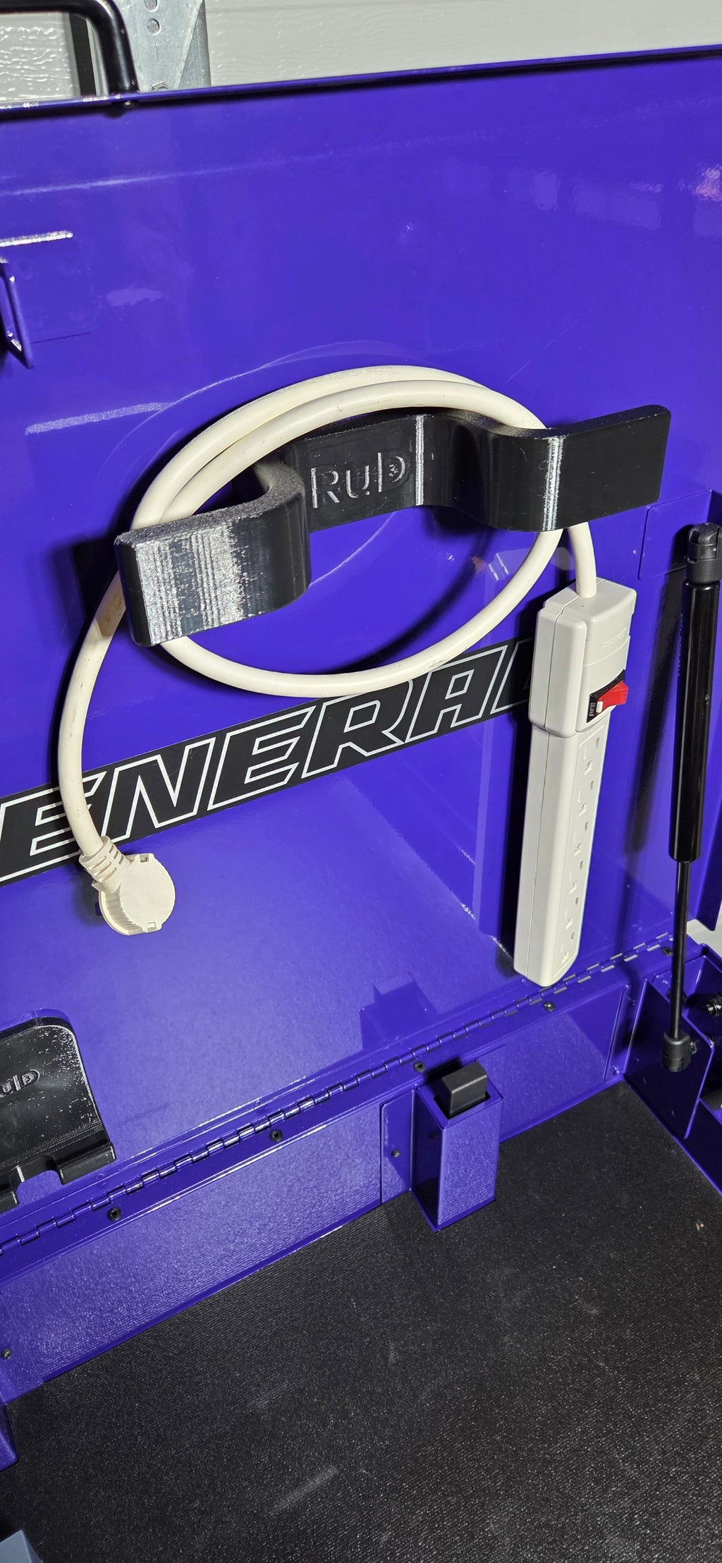 Magnetic Cleat Portable Hook for Hoses Cords or Ratchet Straps Strong Neodymium Magnets bed With two strong neodymium magnets it