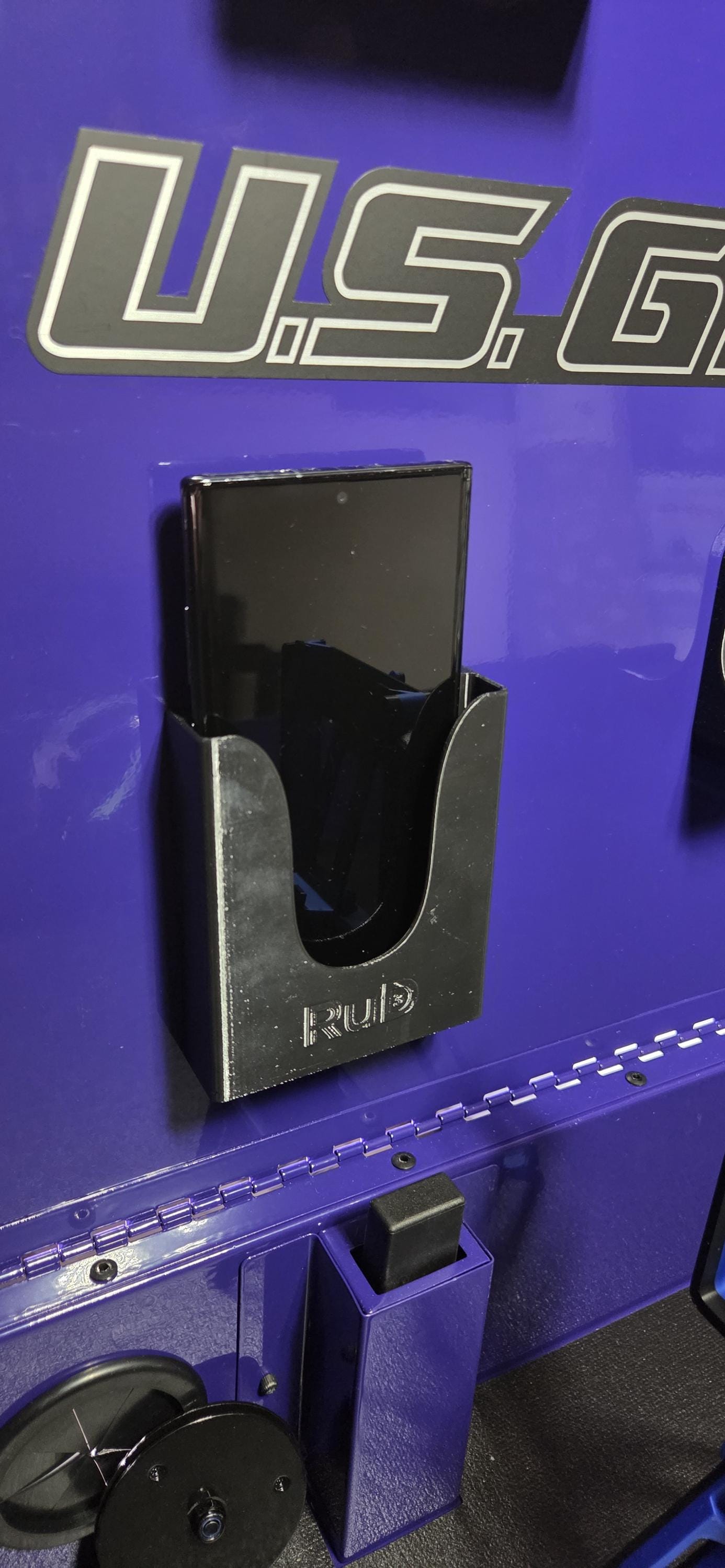 Tool Cart Phone Holder Clip On or Magnetic Fits All Phones with Cases A secure outoftheway spot for your phone in the shop This D