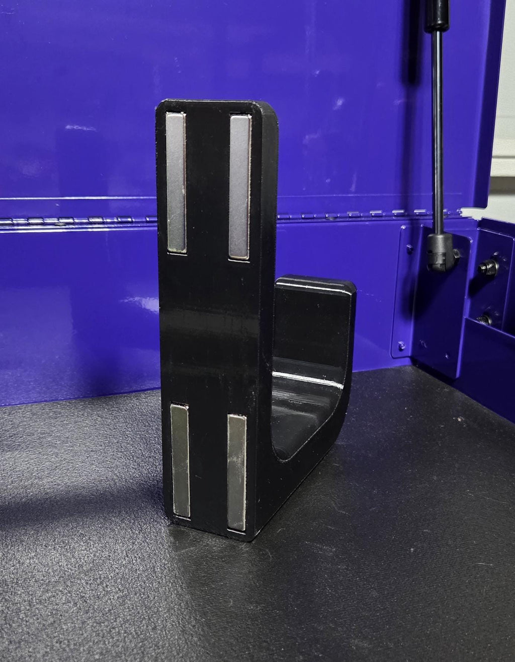 Heavy-Duty Magnetic Hook | Strong Neodymium Mount for Air Hoses & Extension Cords | Black PETG