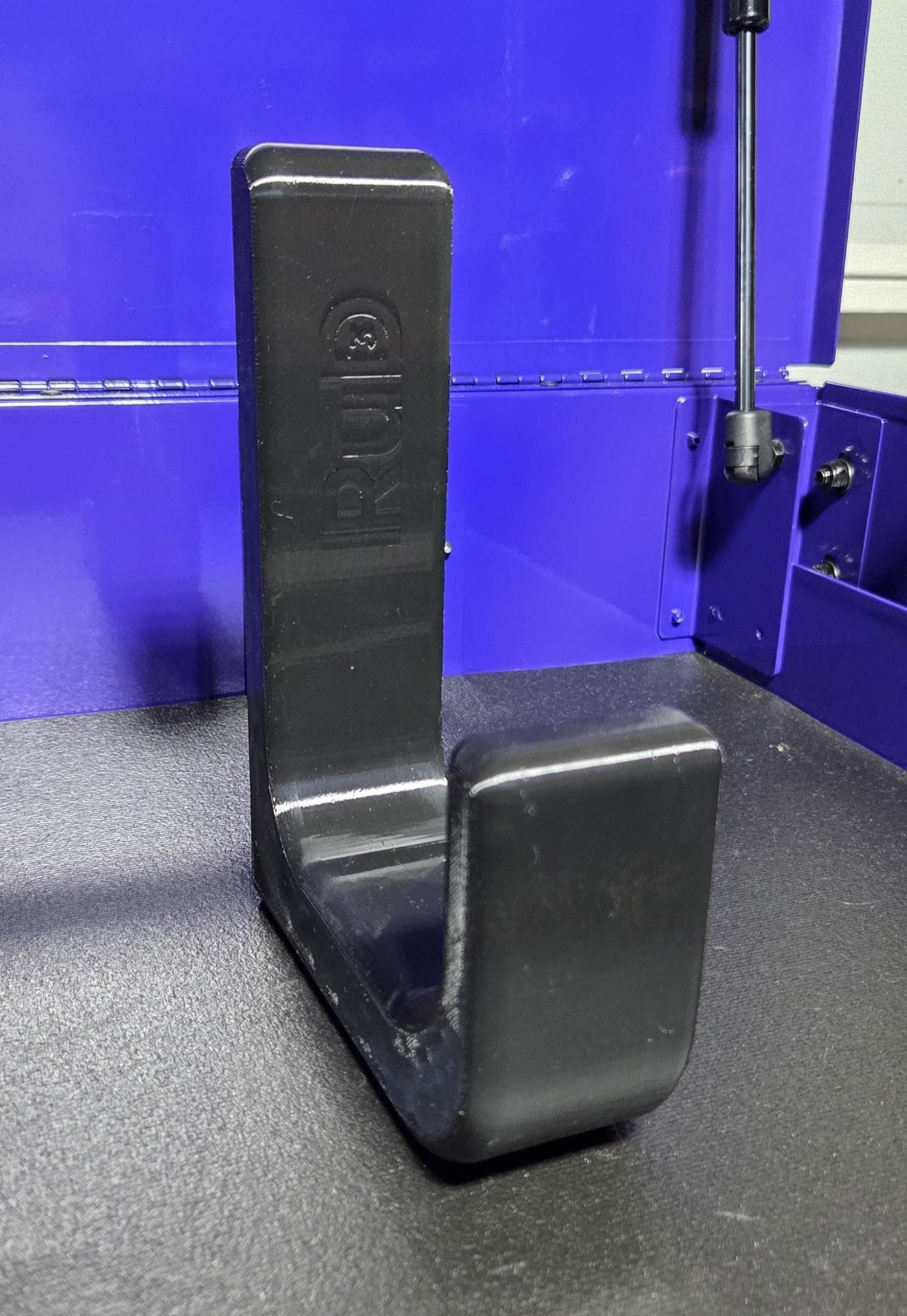 Heavy-Duty Magnetic Hook | Strong Neodymium Mount for Air Hoses & Extension Cords | Black PETG